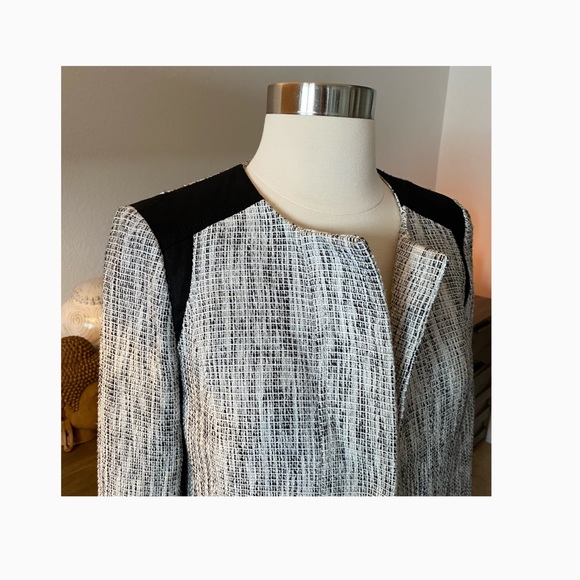 B A N A N A  R E P U B L I C :: Collarless Jacket - Picture 2 of 7